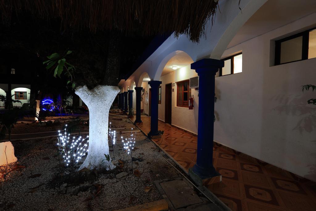 Hotel Azul By Encanto Плая дел Кармен Екстериор снимка
