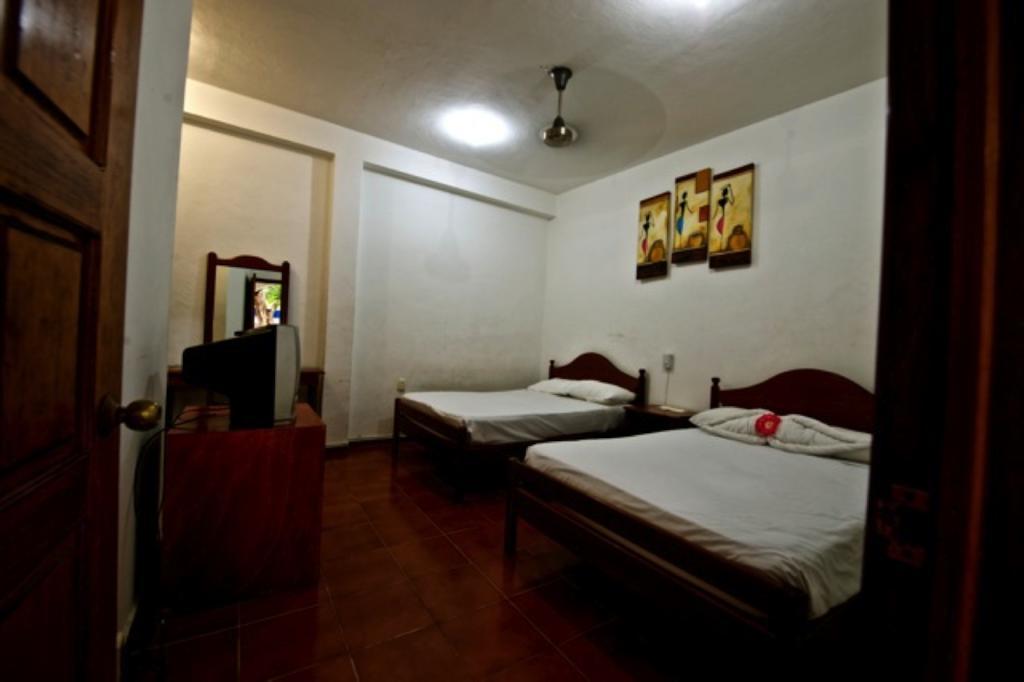 Hotel Azul By Encanto Плая дел Кармен Екстериор снимка